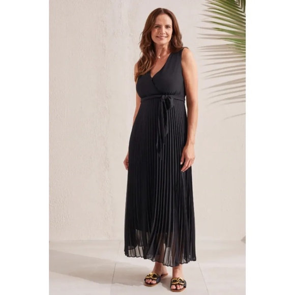 Tribal Dresses & Skirts - NWT Tribal Femme Lined Plisee Tie Dress - size 12